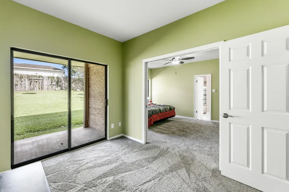 1623 Green Briar Drive Huntsville, TX 77340