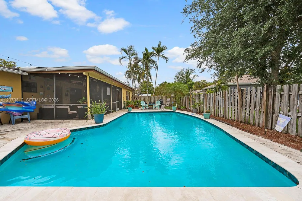 5009 SW 104th Ave Cooper City, FL 33328