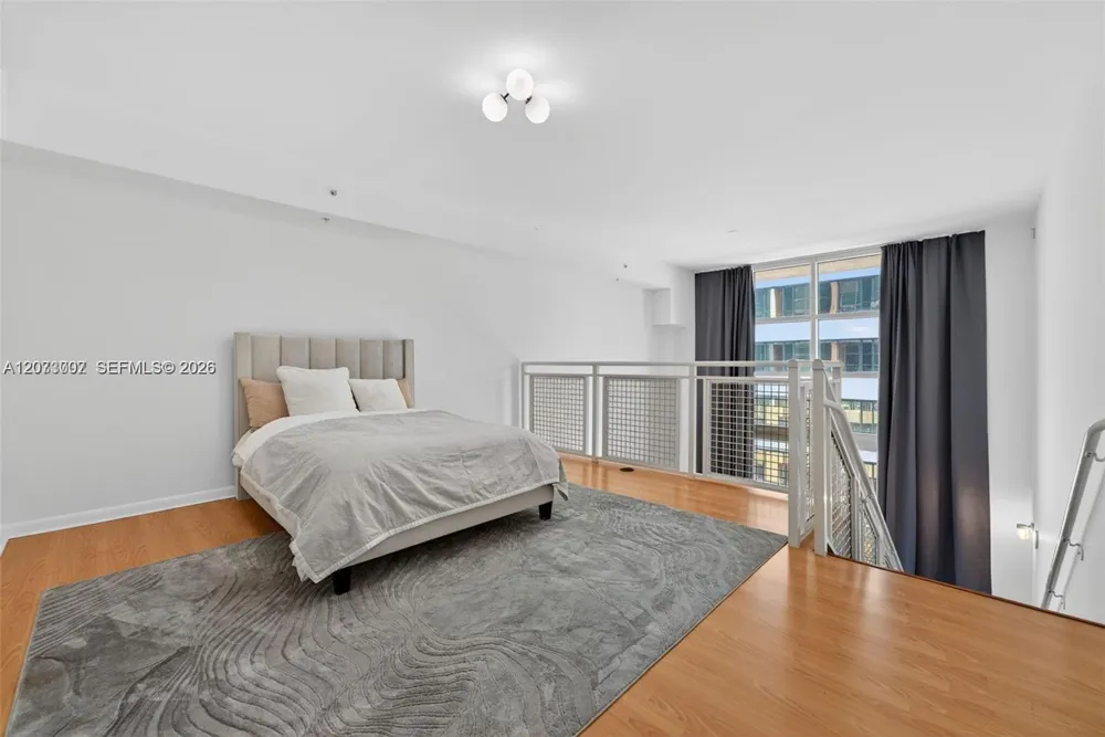 253 NE 2nd St #424 Miami, FL 33132