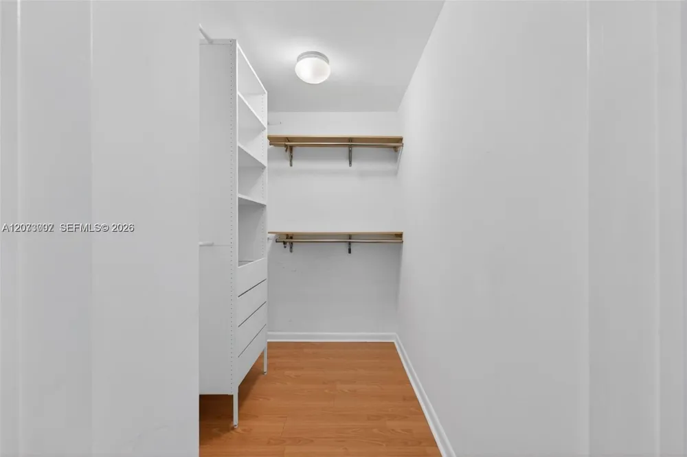 253 NE 2nd St #424 Miami, FL 33132