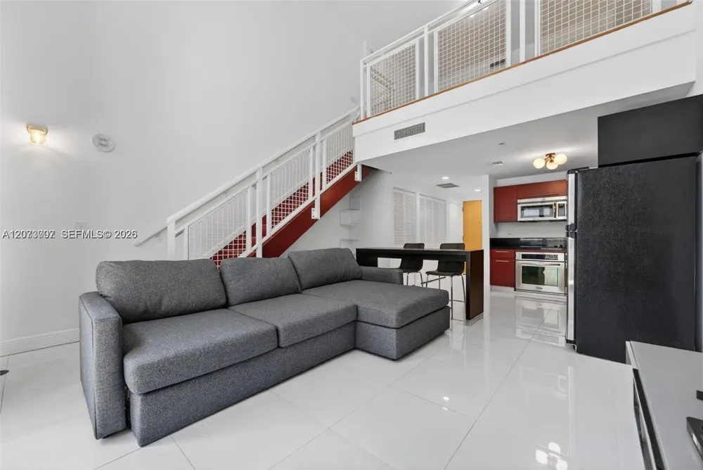 253 NE 2nd St #424 Miami, FL 33132