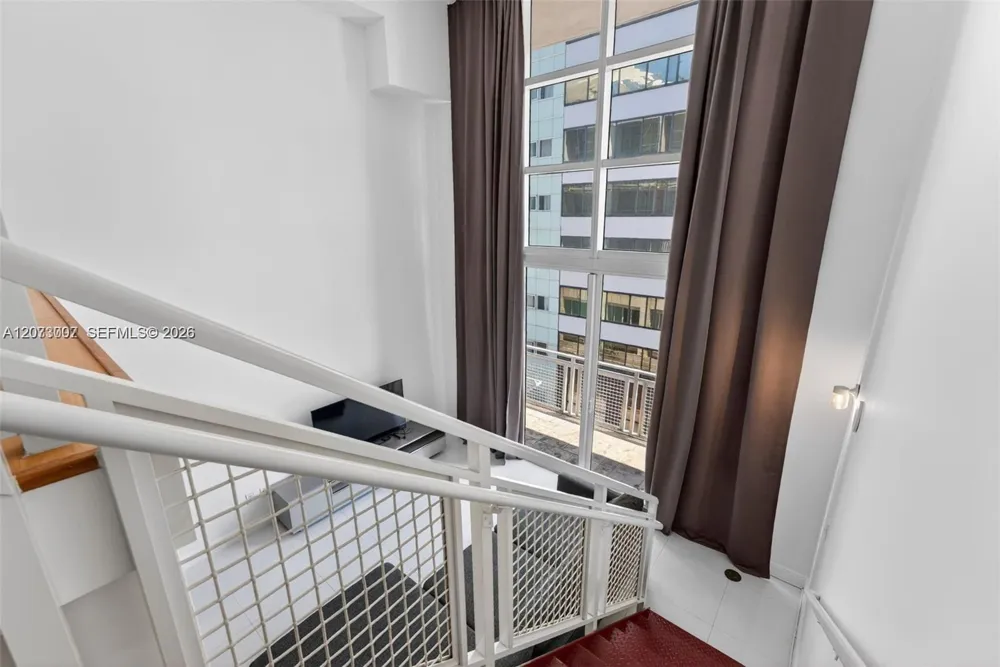 253 NE 2nd St #424 Miami, FL 33132