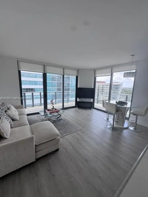 121 NE 34th St #1001 Miami, FL 33137