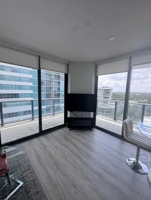 121 NE 34th St #1001 Miami, FL 33137