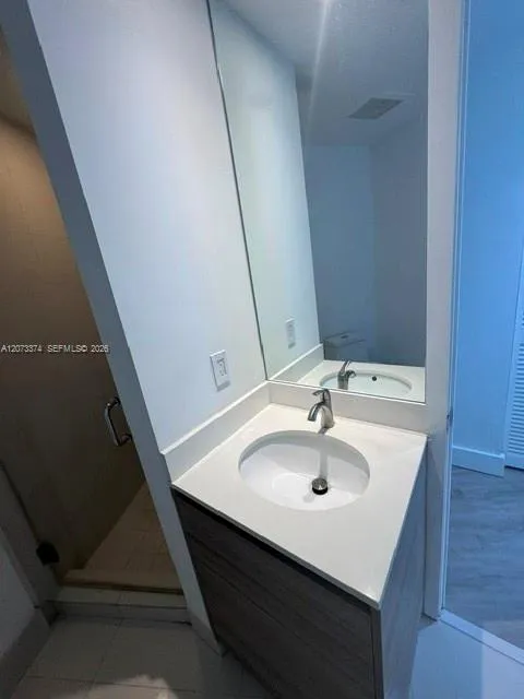 121 NE 34th St #1001 Miami, FL 33137