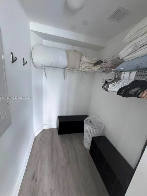 121 NE 34th St #1001 Miami, FL 33137