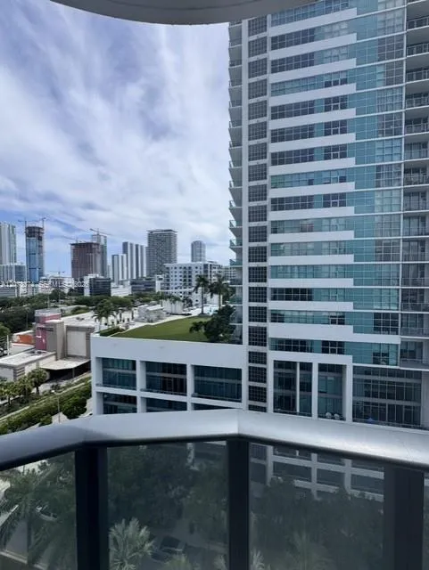 121 NE 34th St #1001 Miami, FL 33137