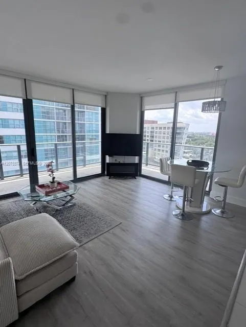 121 NE 34th St #1001 Miami, FL 33137