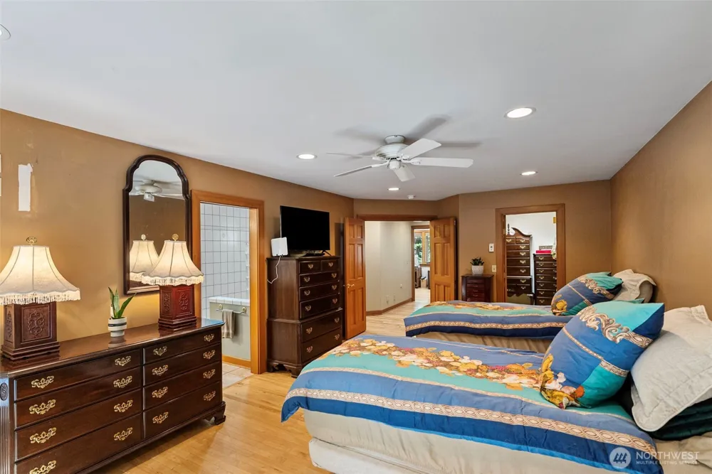 4881 Lone Bear Lane SW Port Orchard, WA 98367