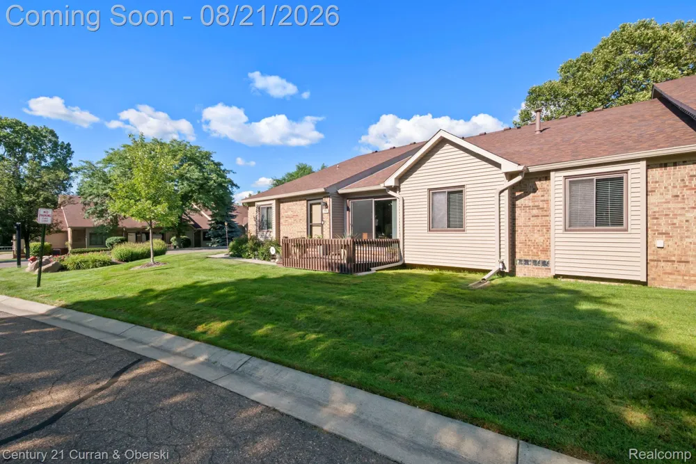 7981 Lawrence West Bloomfield Charter Township, MI 48322