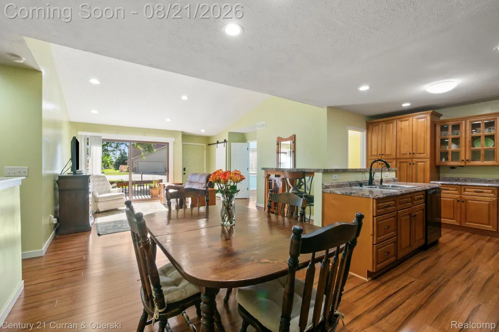 7981 Lawrence West Bloomfield Charter Township, MI 48322