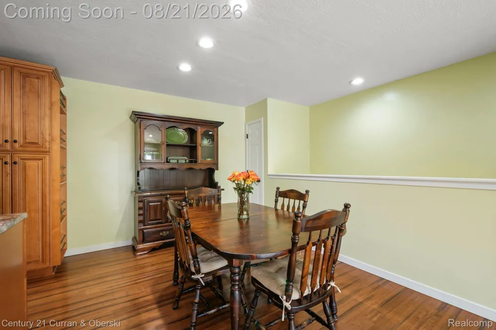 7981 Lawrence West Bloomfield Charter Township, MI 48322