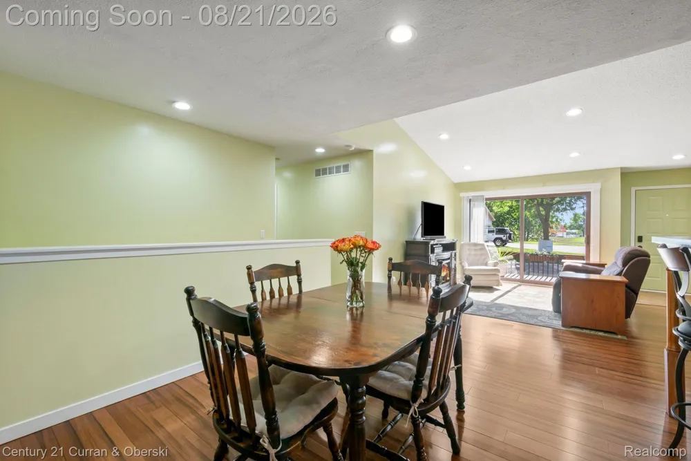 7981 Lawrence West Bloomfield Charter Township, MI 48322