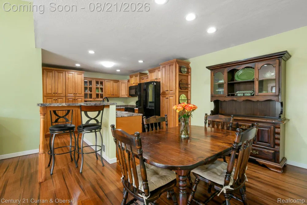 7981 Lawrence West Bloomfield Charter Township, MI 48322