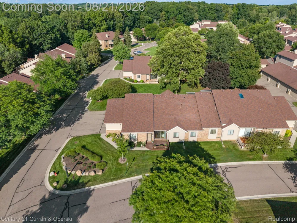 7981 Lawrence West Bloomfield Charter Township, MI 48322