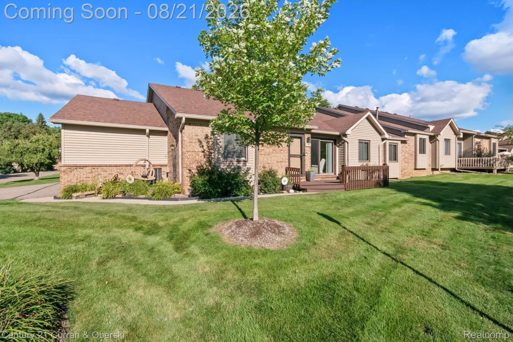 7981 Lawrence West Bloomfield Charter Township, MI 48322