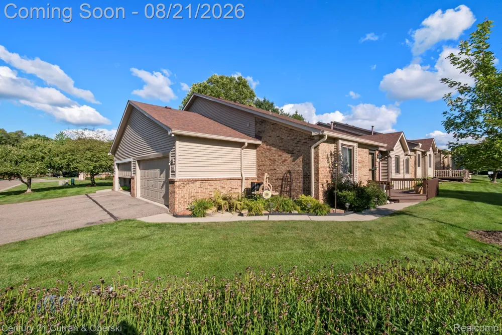 7981 Lawrence West Bloomfield Charter Township, MI 48322
