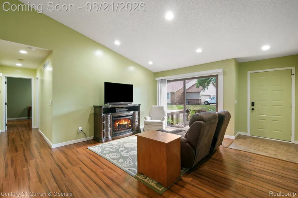 7981 Lawrence West Bloomfield Charter Township, MI 48322