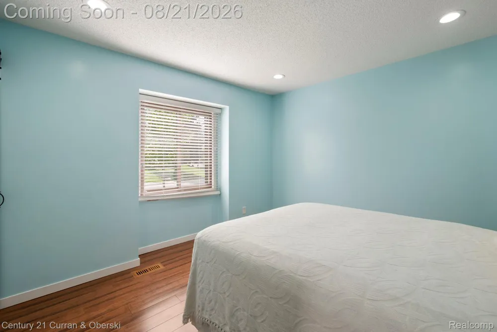 7981 Lawrence West Bloomfield Charter Township, MI 48322