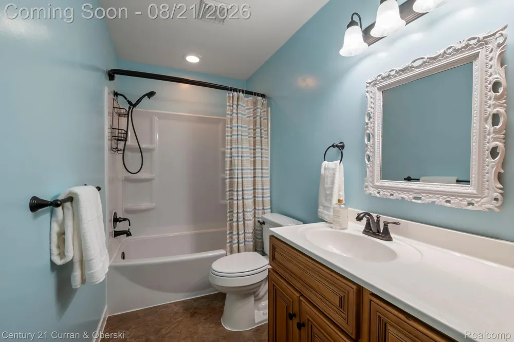 7981 Lawrence West Bloomfield Charter Township, MI 48322