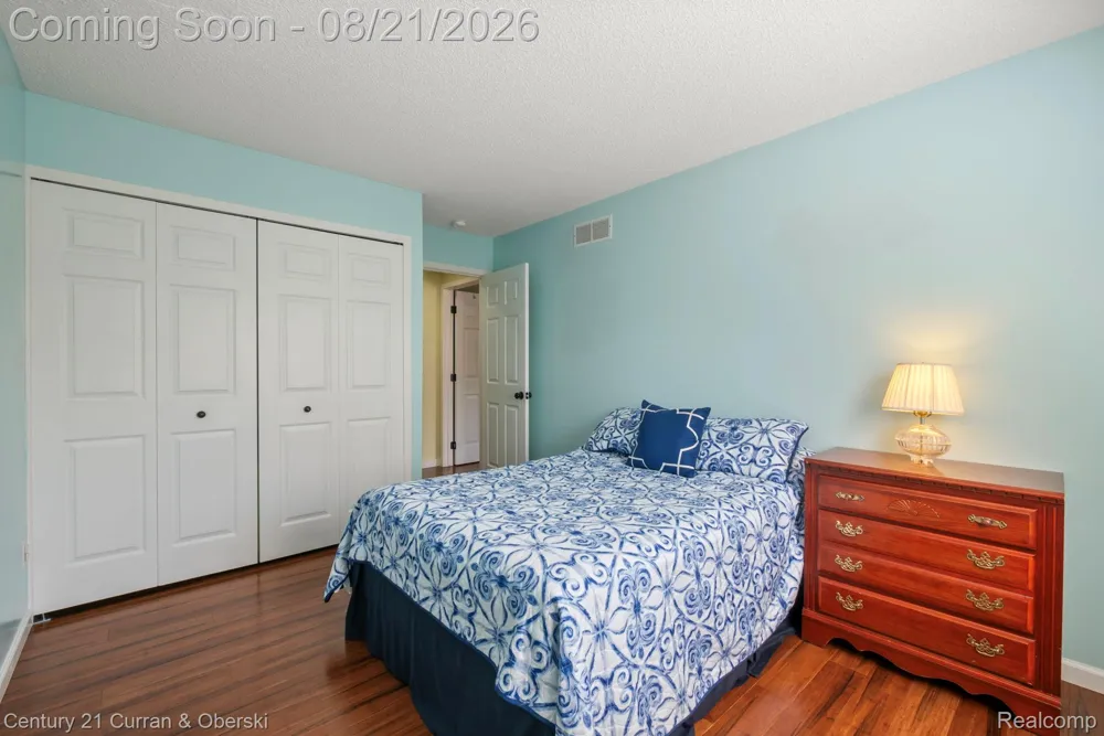 7981 Lawrence West Bloomfield Charter Township, MI 48322