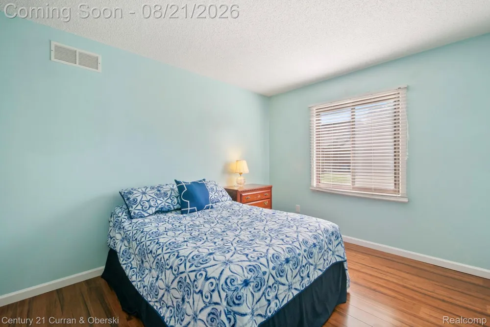 7981 Lawrence West Bloomfield Charter Township, MI 48322