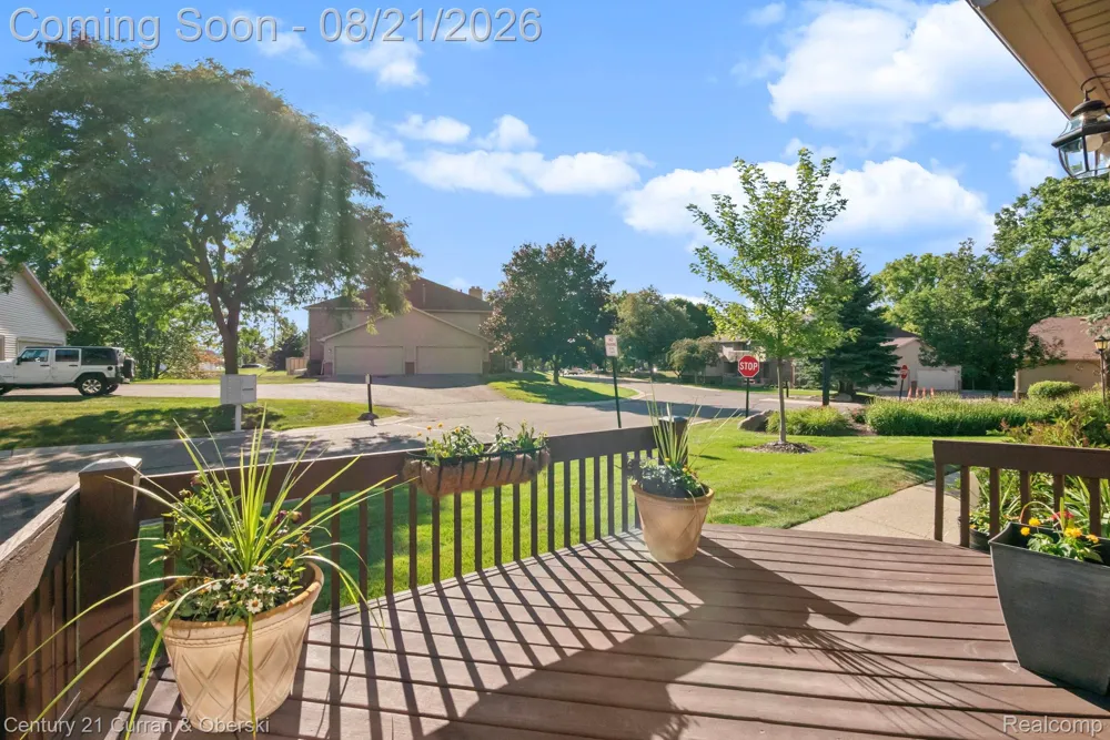 7981 Lawrence West Bloomfield Charter Township, MI 48322