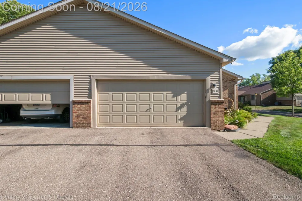 7981 Lawrence West Bloomfield Charter Township, MI 48322
