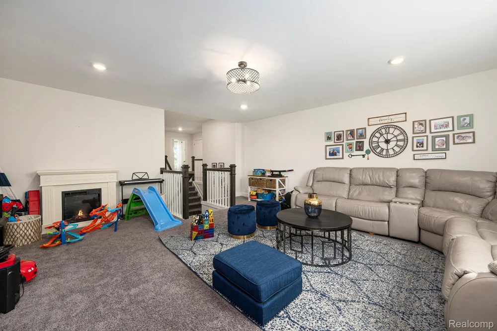 53213 Bay Laurel Lane Lyon Charter Township, MI 48178