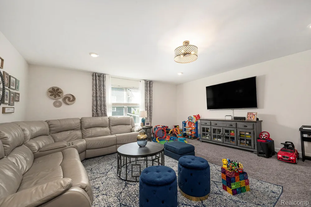 53213 Bay Laurel Lane Lyon Charter Township, MI 48178