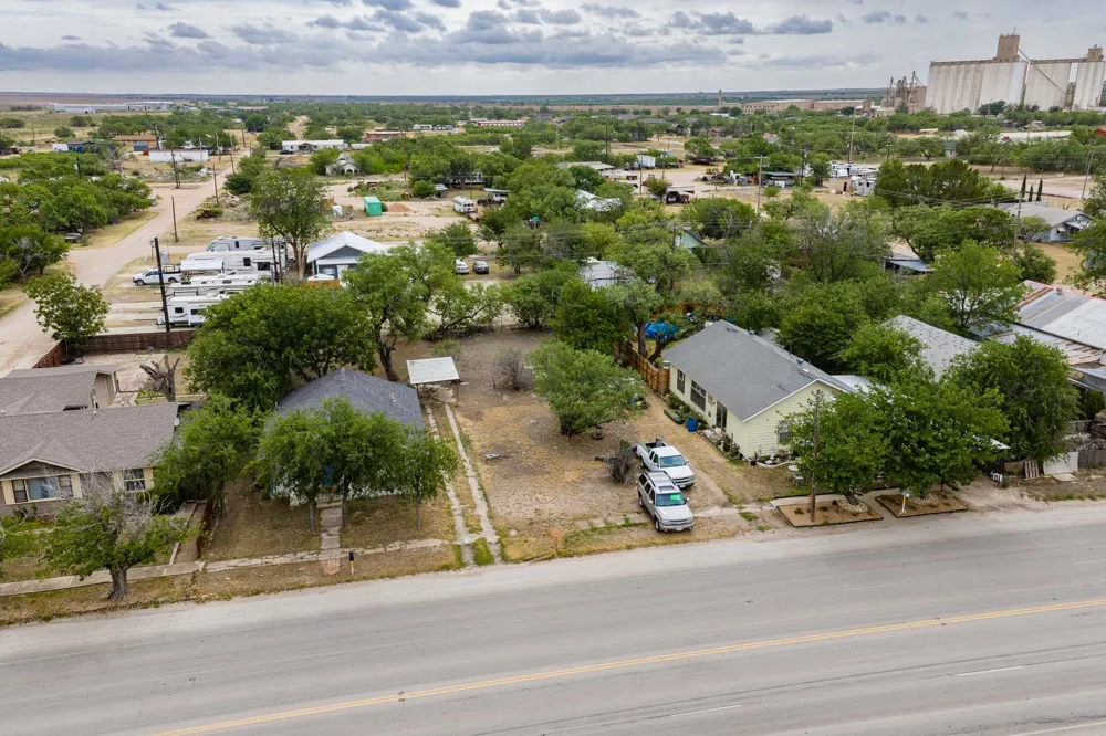 437 Central Hamlin, TX 79520