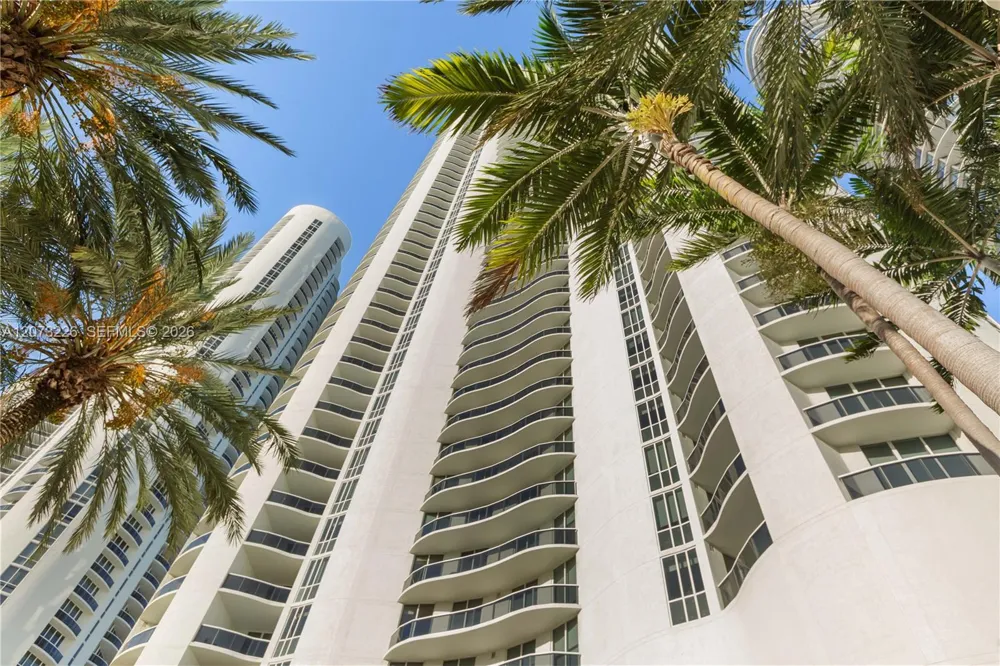 15811 Collins Ave #1702 Sunny Isles Beach, FL 33160