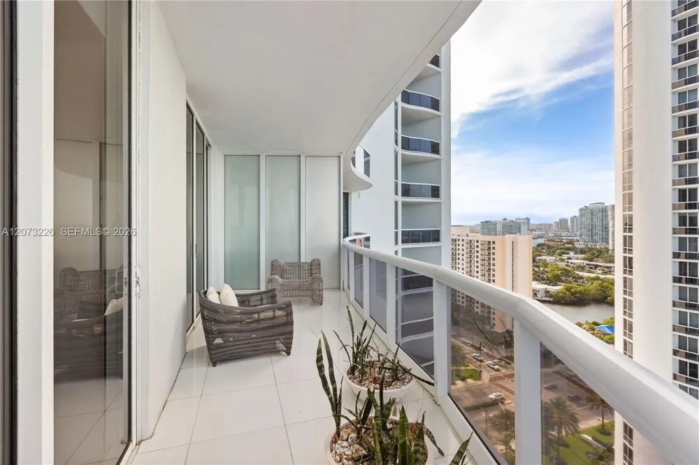 15811 Collins Ave #1702 Sunny Isles Beach, FL 33160
