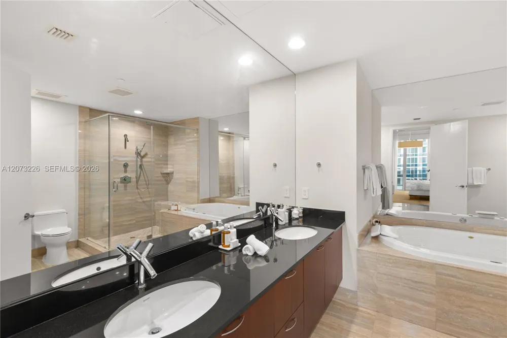 15811 Collins Ave #1702 Sunny Isles Beach, FL 33160