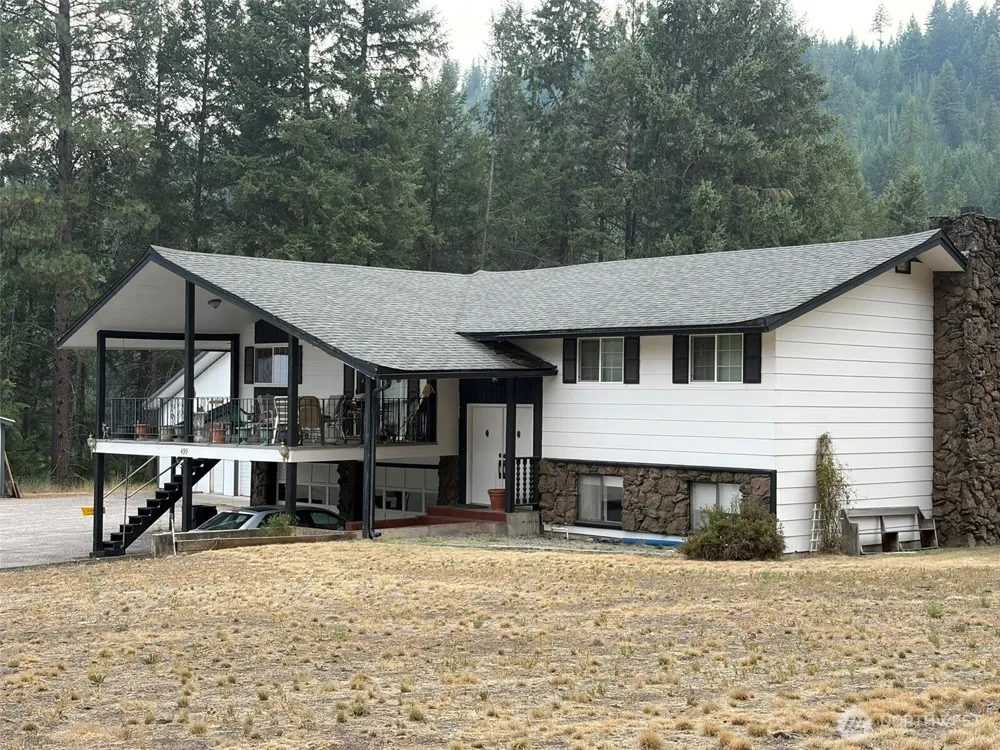 499 W 9th Street Republic, WA 99166
