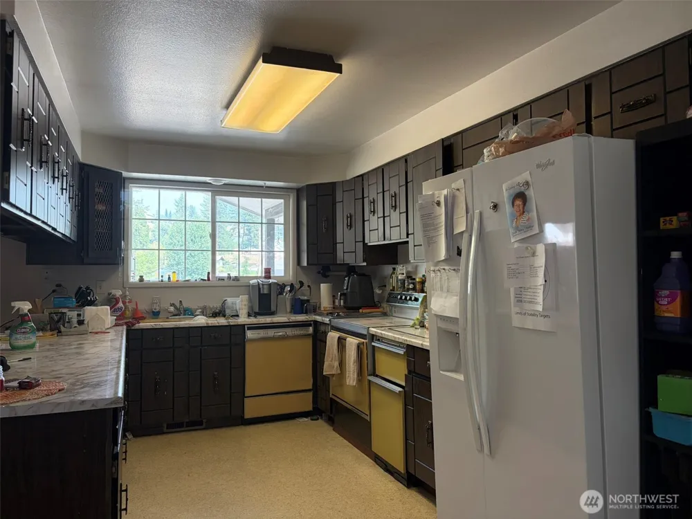 499 W 9th Street Republic, WA 99166
