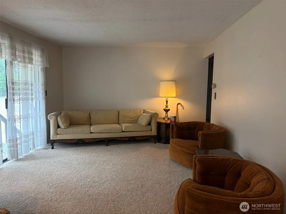 499 W 9th Street Republic, WA 99166