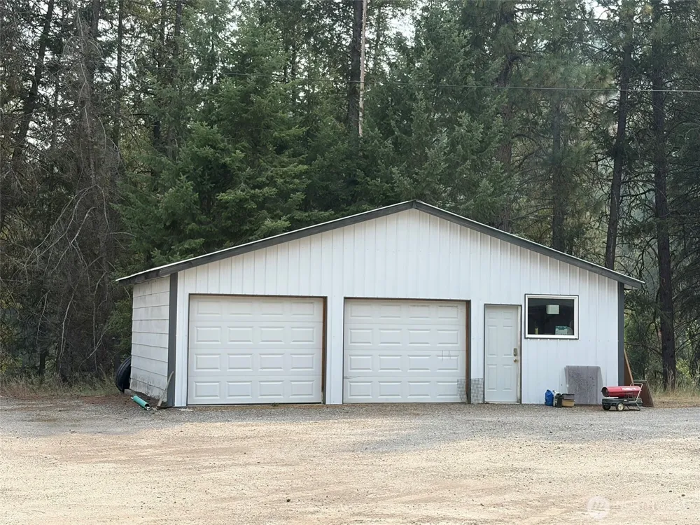 499 W 9th Street Republic, WA 99166