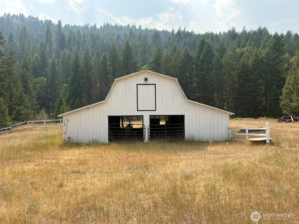 499 W 9th Street Republic, WA 99166