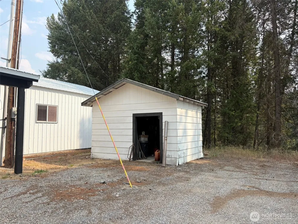 499 W 9th Street Republic, WA 99166