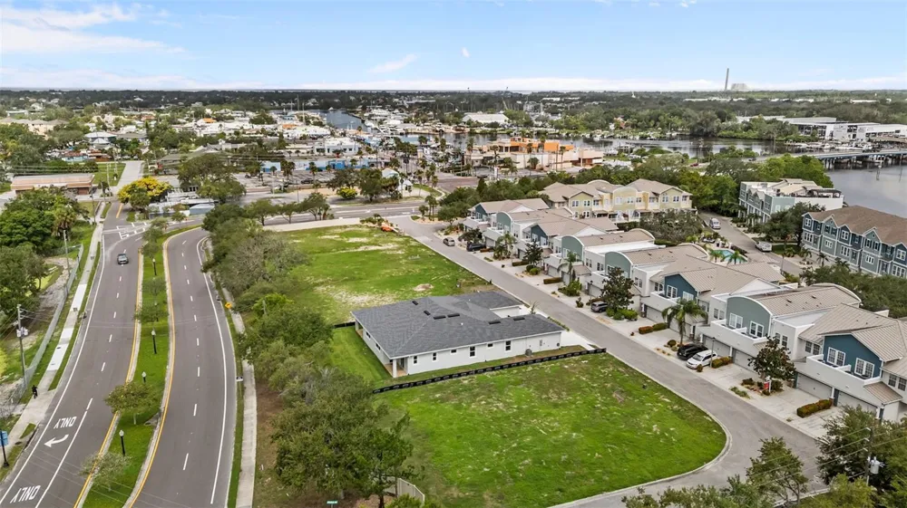 208 ATHENIAN WAY Tarpon Springs, FL 34689