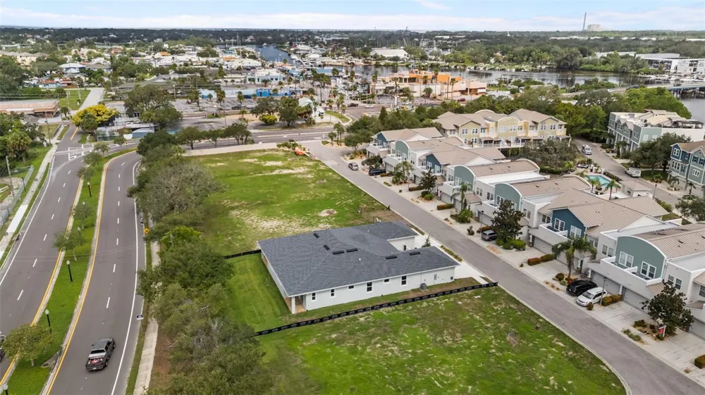 208 ATHENIAN WAY Tarpon Springs, FL 34689