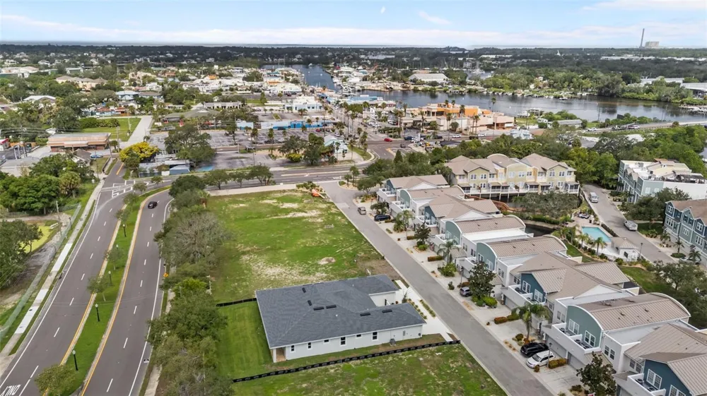 208 ATHENIAN WAY Tarpon Springs, FL 34689