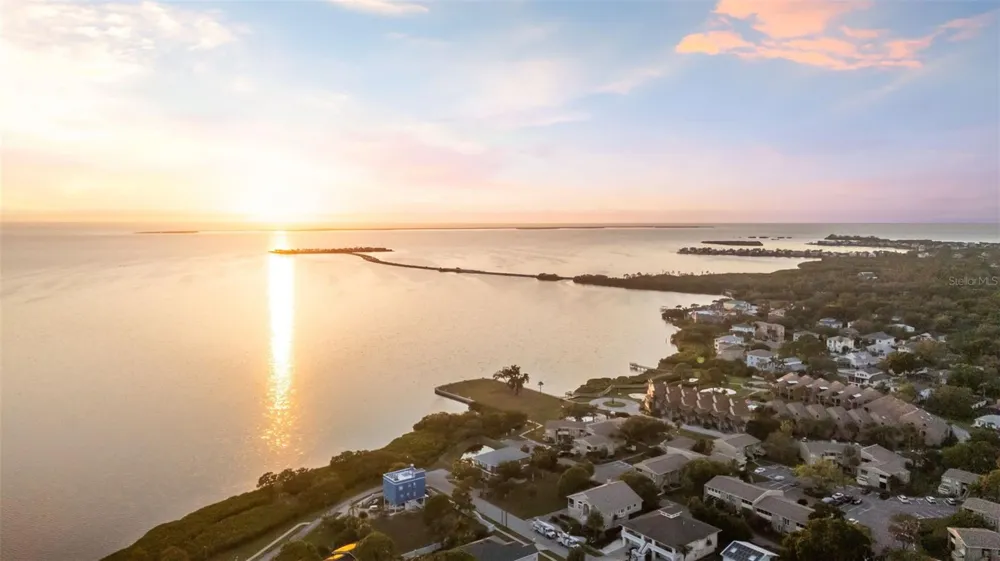 208 ATHENIAN WAY Tarpon Springs, FL 34689