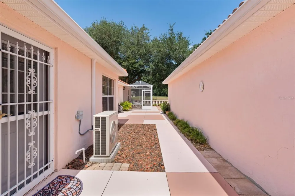 1305 SANTA MARIA AVENUE The Villages, FL 32159