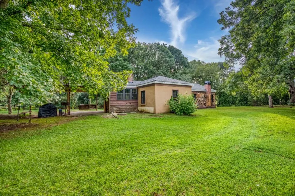 2067 Cleveland Road Bogart, GA 30622
