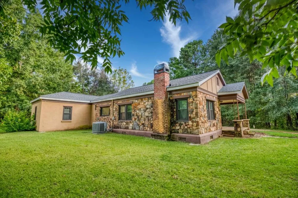 2067 Cleveland Road Bogart, GA 30622