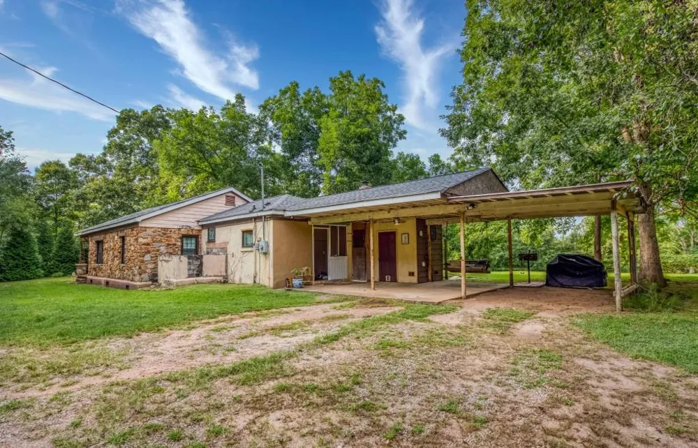 2067 Cleveland Road Bogart, GA 30622
