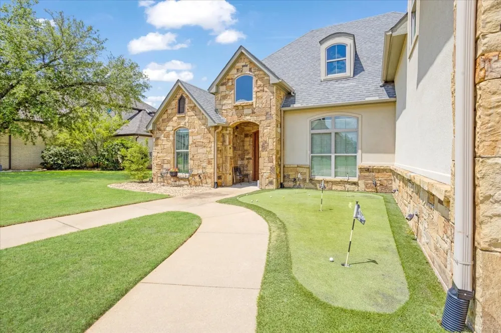 35 S Bob Jones Court Pottsboro, TX 75076
