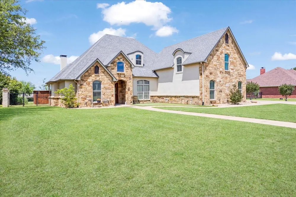 35 S Bob Jones Court Pottsboro, TX 75076